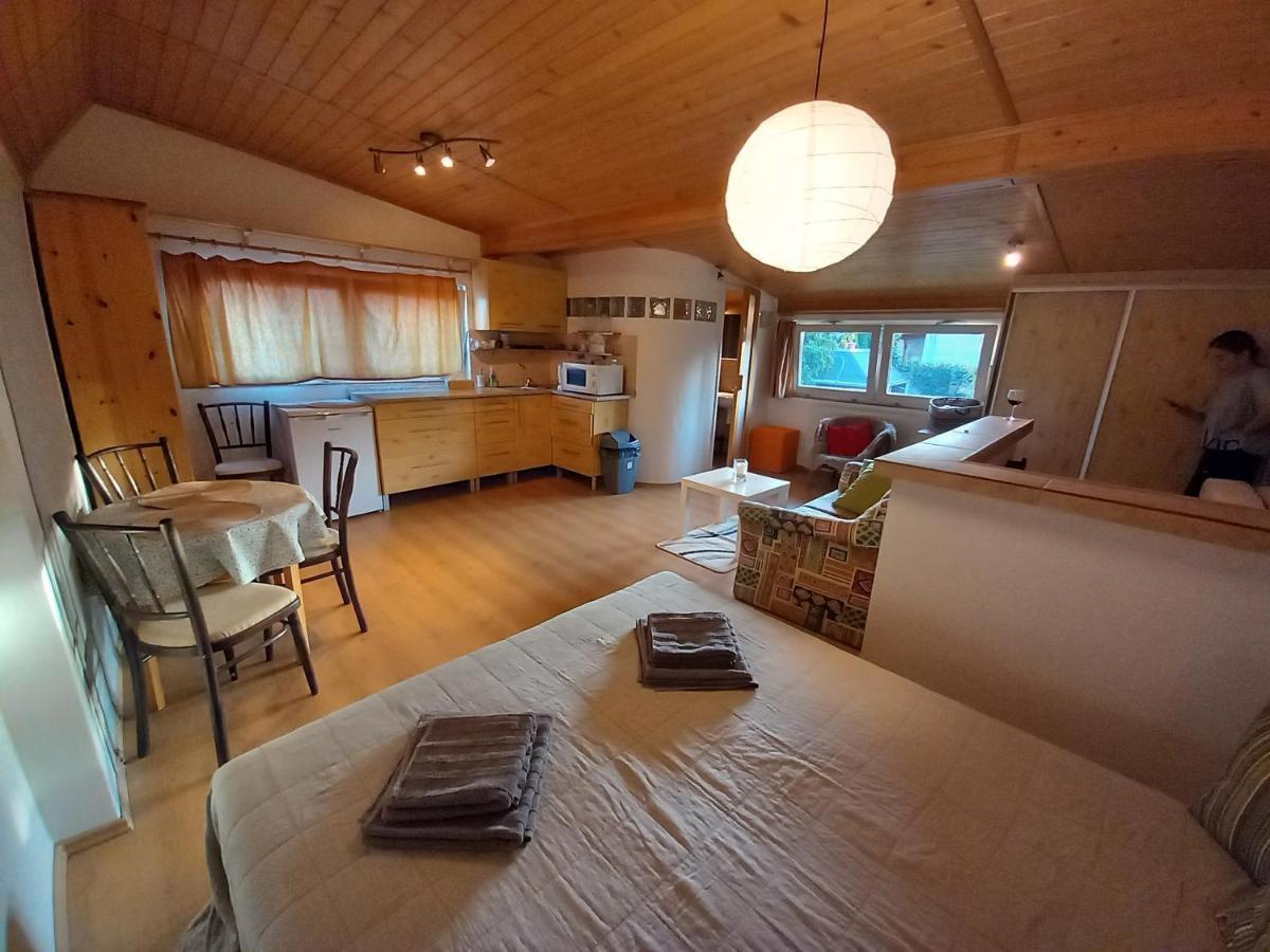 Visual Apartman Комарно Экстерьер фото